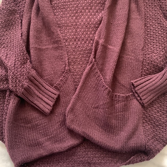 Oversized Dolman Sleeve Cable knit Cardigan - Picture 5 of 7